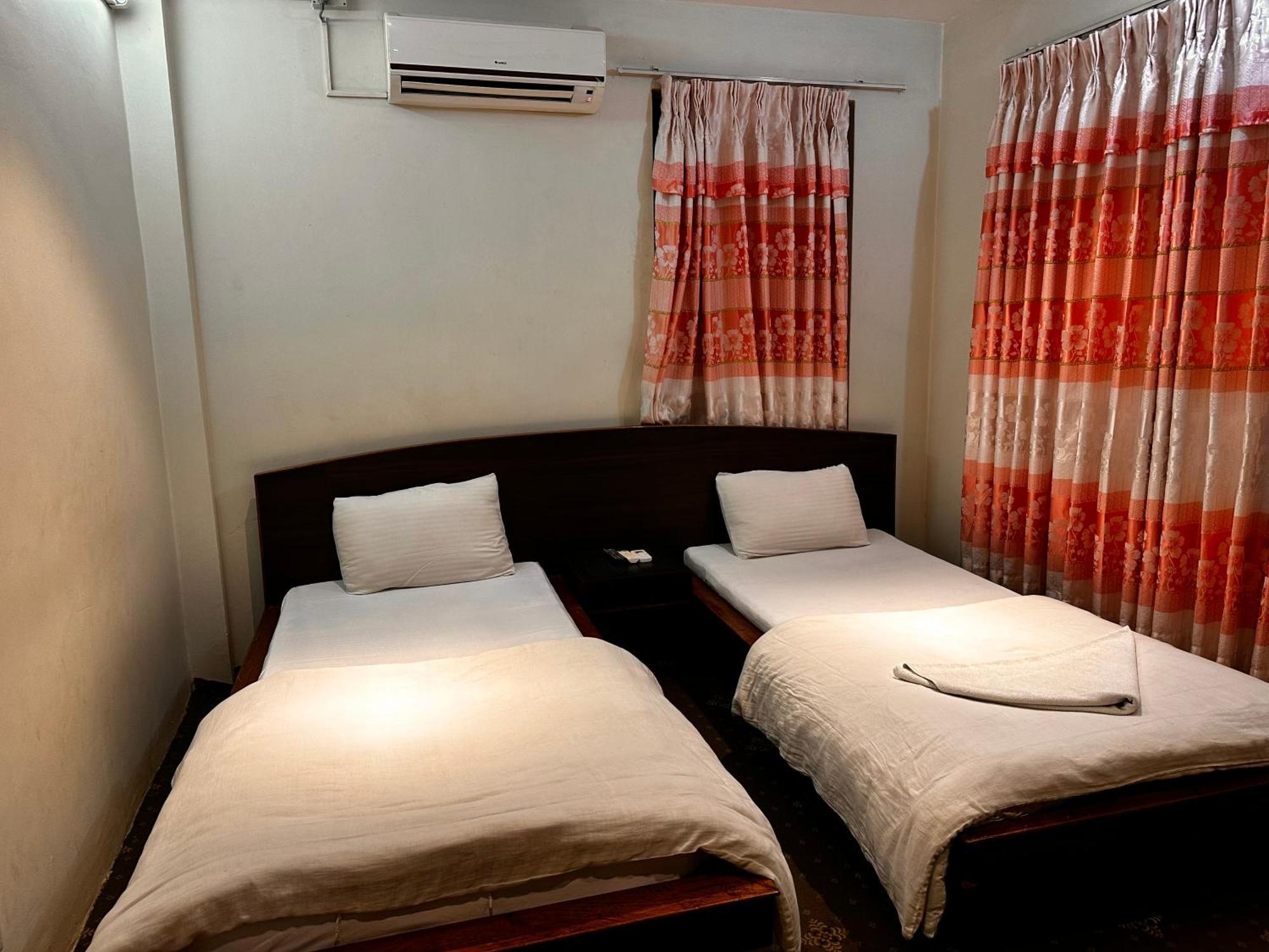 Siddhartha Hotel, Tikapur Экстерьер фото