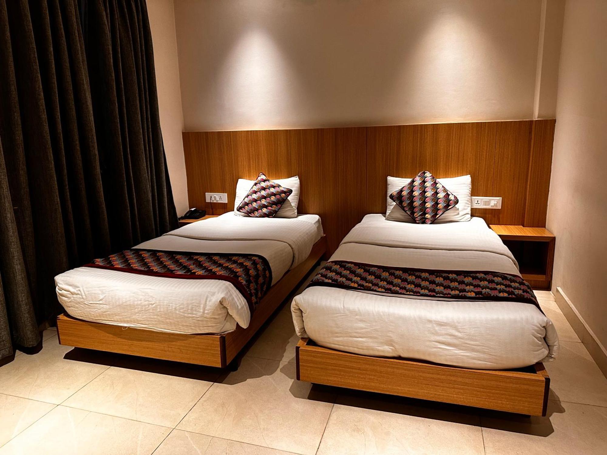 Siddhartha Hotel, Tikapur Экстерьер фото